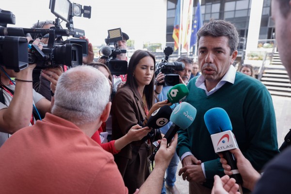 El futuro de Mazón, a cámara lenta