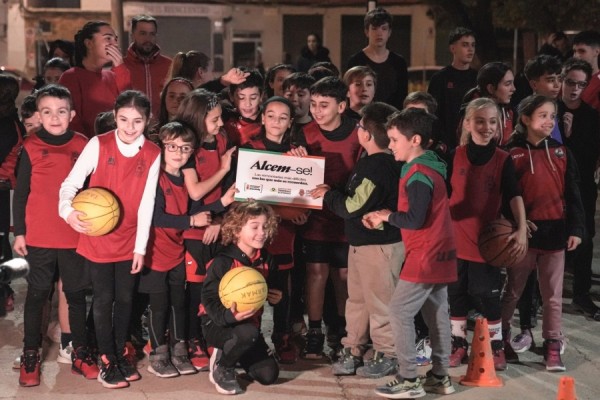 14 clubes de baloncesto se levantan a través de Alcem-se Esport