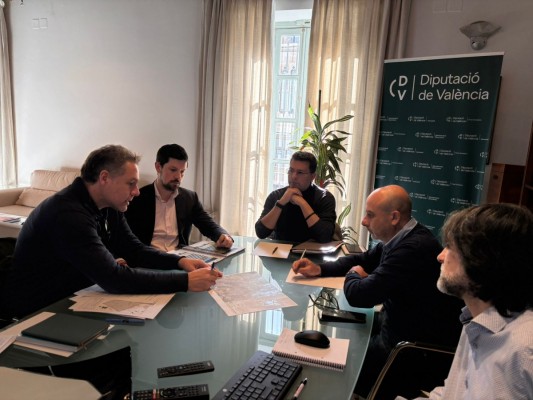 La Diputación ayuda a La Pobla de Vallbona para que su proyecto de reordenación urbana obtenga fondos europeos
