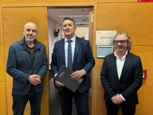 La Generalitat registra en Les Corts el proyecto de Ley de la Costa para aprobarla antes de verano