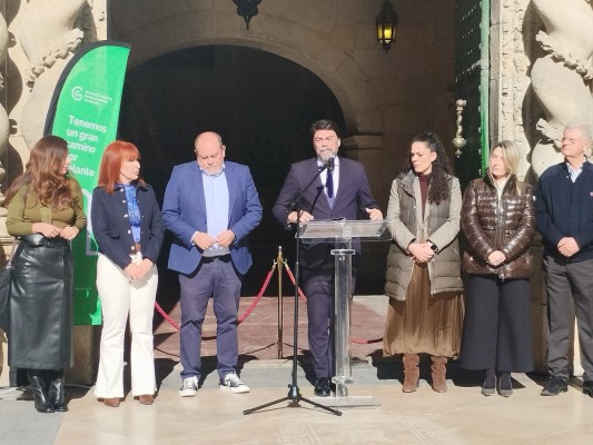 Alicante ratifica su compromiso con la lucha contra el cáncer en un acto institucional