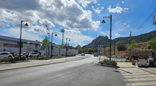 Tres empresas pujan por la reurbanización del acceso a Alcoy desde Banyeres y el nuevo carril bici