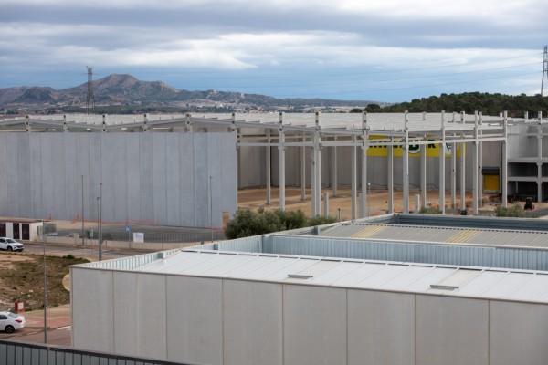 Hiperber programa el estreno de la ampliación de su nave logística en Novelda este 2025