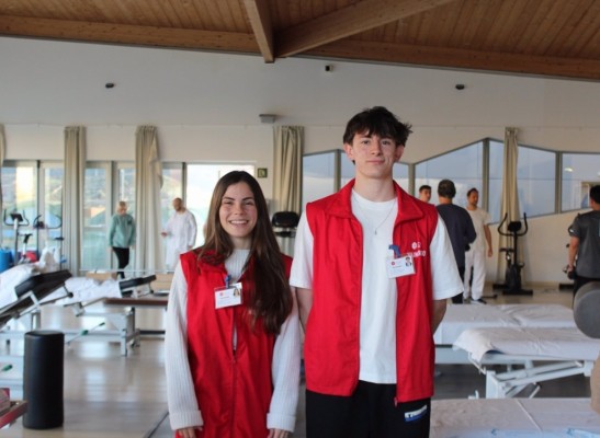 Estudiantes de Fisioterapia de Cartagena apoyan a los pacientes oncológicos del Hospital Santa Lucía