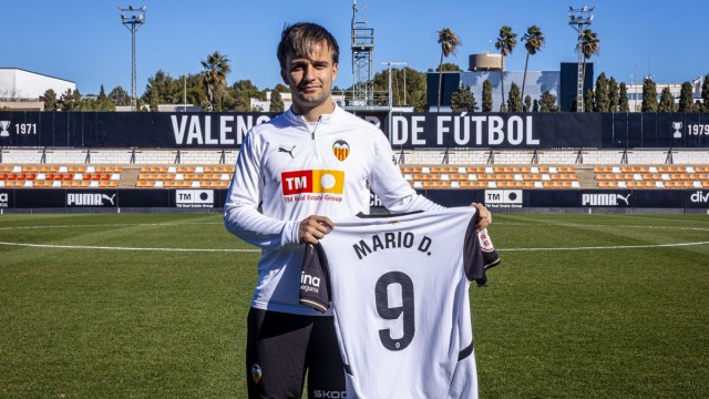 El Valencia CF renueva a su goleador del filial: Mario Domínguez
