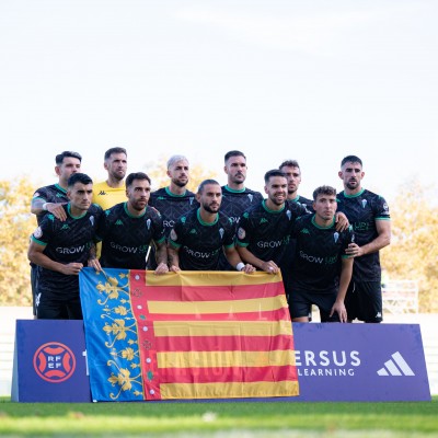 El líder atropella al Alcoyano