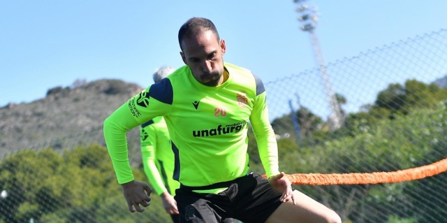 El Efesé prescinde de Ríos Reina y tiene entrenando a Nacho Martínez
