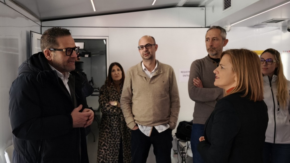 La delegada del Gobierno en la Comunitat Valenciana y el alcalde de Sedaví - DELEGACIÓN DEL GOBIERNO CV