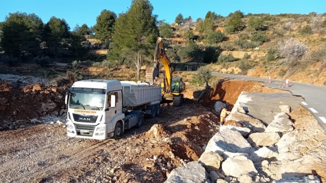 La Diputación recupera firmes, taludes y cunetas en carreteras afectadas por la Dana