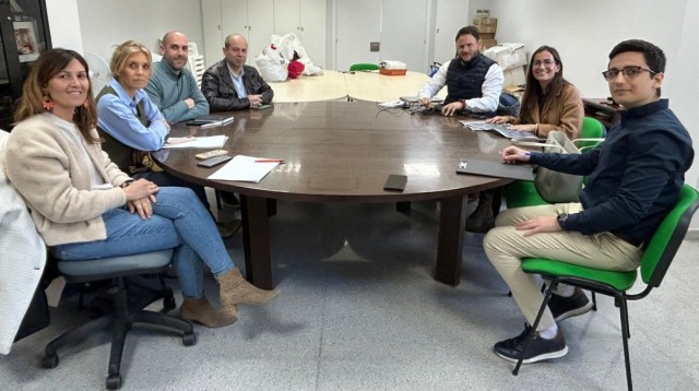 Aemon e Iberdrola abordan los cortes de suministro eléctrico que provocan bandadas de aves en el polígono 1 de Moncada