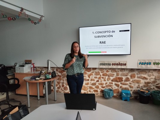 El GAL Maestrat Plana Alta y CaixaBank celebran un curso sobre IA para los emprendedores rurales