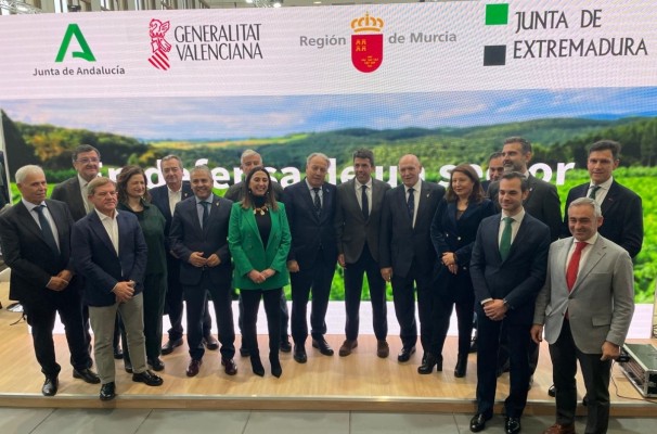 La Comunitat, Andalucía, Extremadura y Murcia firman un manifiesto en defensa de 