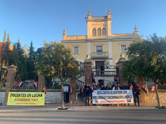 Los profesores del Conservatorio de Buñol mantendrán la huelga hasta que el ayuntamiento garantice su regularización laboral