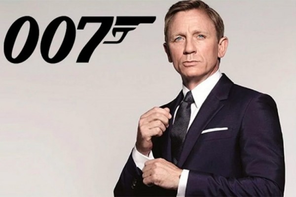 007 contra el Dr. Musk