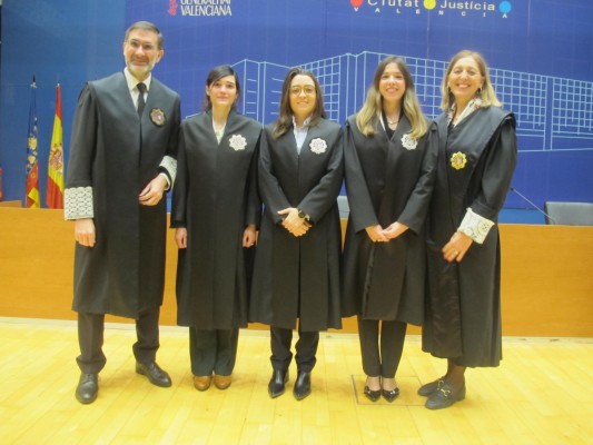 Las tres juezas de la 73ª Promoción destinadas a la Comunidad Valenciana juran o prometen sus cargos