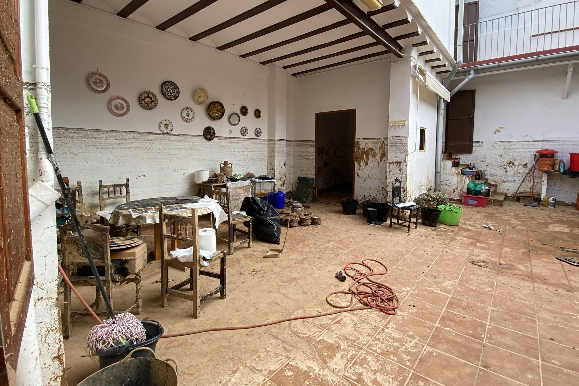 La tristeza de perder objetos con valor sentimental por la Dana
