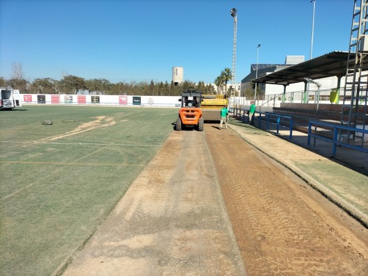 El Villarreal CF y la Fundación Trinidad Alfonso acuerdan rehabilitar el campo de fútbol de Catarroja