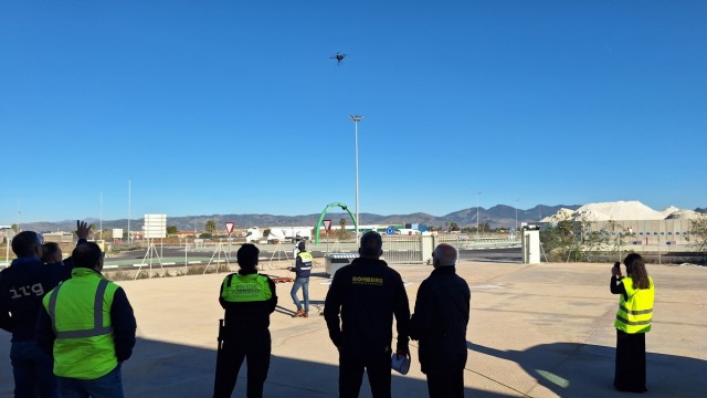PortCastelló realiza pruebas de vuelos con dron para el control y vigilancia portuaria