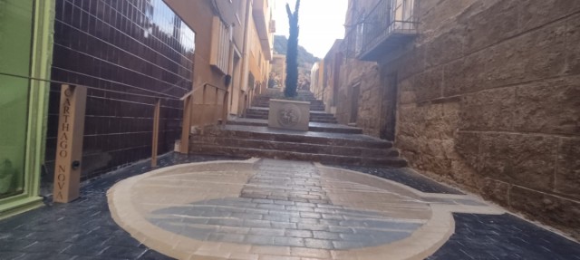 El legado romano inspira el nuevo mural que ya deslumbra en el entorno del Molinete