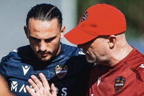 Kochorashvili tiene “complicado” jugar en Málaga por unas molestias en el tobillo