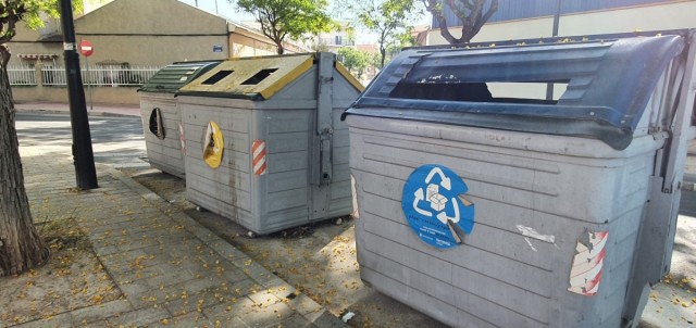 La primera recogida de vertidos en San Vicente se hizo por contrato menor debido a la 