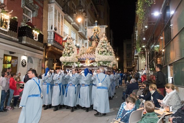 Sillas, terrazas y procesiones: el debate que divide a Cartagena
