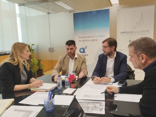 Educación y Alicante se conjuran para renovar cinco institutos pendientes de fondos y plazos