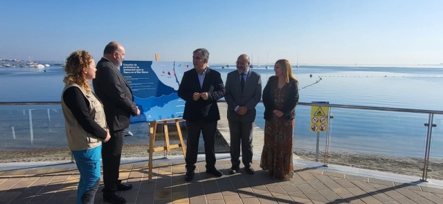 La Comunidad refuerza la protección de la nacra al instalar boyas para señalar las zonas de exclusión de fondeo en el Mar Menor