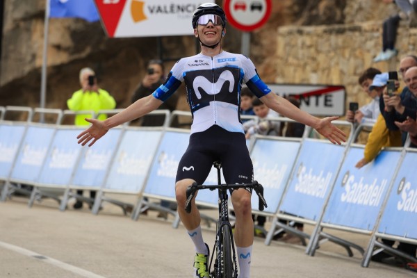 Iván Romeo culmina un gran ataque y se impone en solitario en la tercera etapa de la Volta a la Comunitat Valenciana