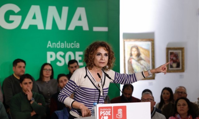 Con la árbitra a favor
