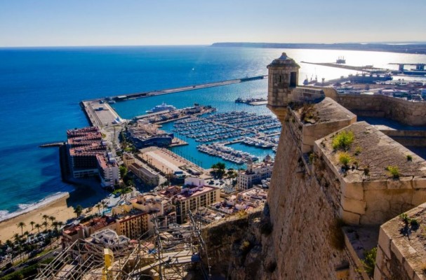 Alicante quiere 'pescar' turistas en Nueva York con una visita de periodistas especializados