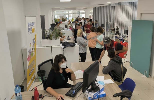 La oficina de información de Benetússer tramita 200 solicitudes de ayudas de la GVA
