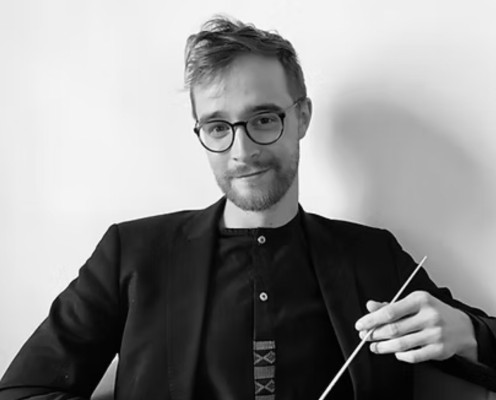 El músico inglés James Keirle se pone a los mandos de la banda sinfónica del CIM