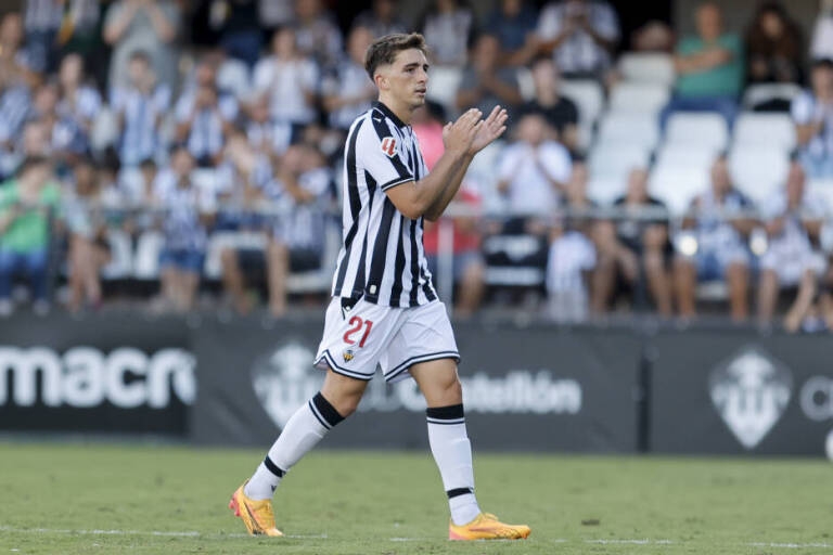 Los futbolistas del Castellón Calatrava y Jozhua, entre los diez más revalorizados de Segunda