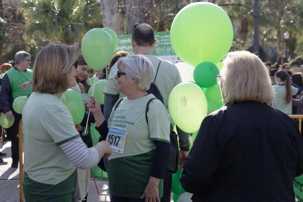 Castelló se llena de color verde y solidaridad en la tradicional Marcha Contra el Cáncer de 2025 (Fotos: Antonio Pradas)