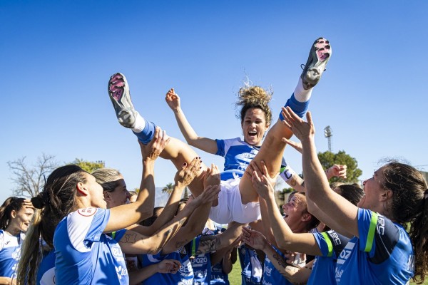 El Alhama refuerza el liderato con un 5-0 al Baleares y aventaja en cuatro puntos al Alavés