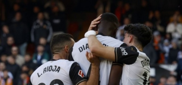 El Valencia gana dos partidos seguidos en la Liga diez meses después