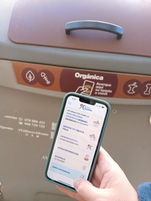Alicante lanza una app y distribuye más de 13.000 tarjetas para el contenedor marrón de residuos orgánicos