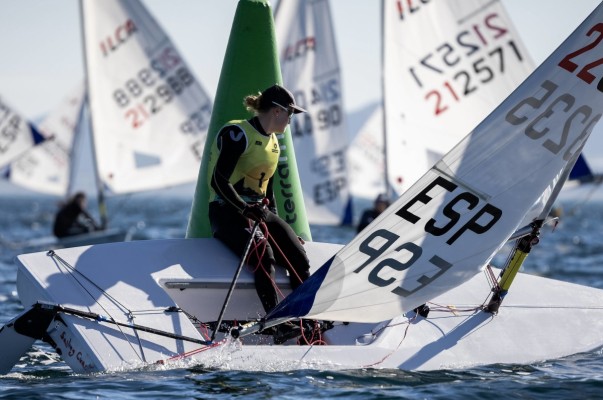 El Mar Menor corona a la alicantina Lara Himmes campeona de España absoluta de ILCA 6