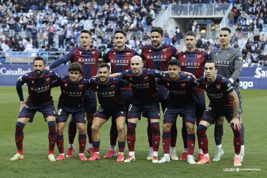 El meta levantinista Andrés, entre los seis jugadores de la liga que ha jugado todo