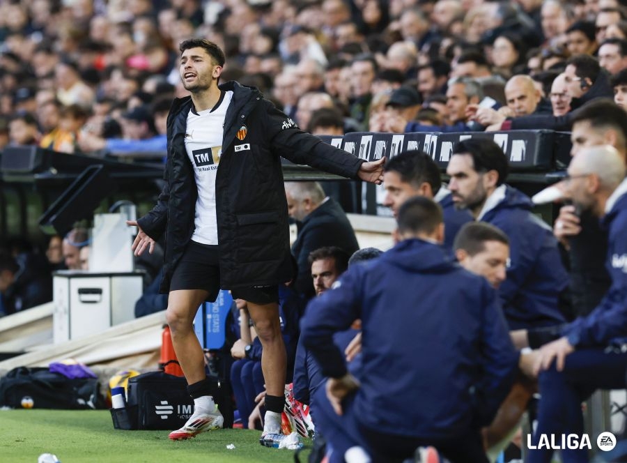 Siete jugadores han sido titulares en las cinco victorias del Valencia esta campaña