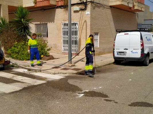 Aqualia inicia el Plan de Mantenimiento y Limpieza de la red de saneamiento de San Isidro