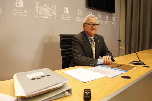 El diputado de Cultura y Educación, César Augusto Asencio. - 