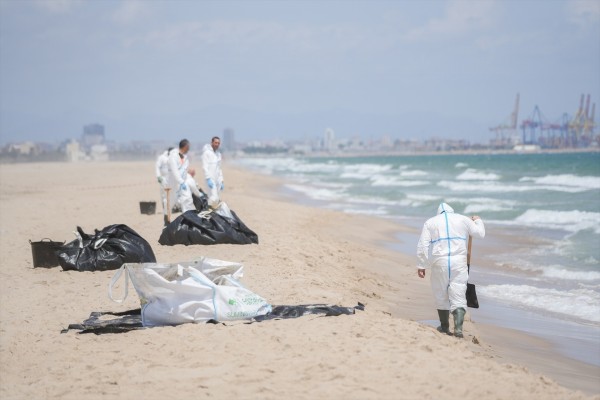 La Fiscalía archiva la investigación por el vertido en las playas de El Saler al no hallarse el buque culpable