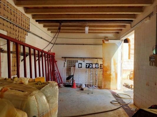 Comencen les obres de millor del pati de cavalls i l'escorxador de l Plaça de Bous d'Ondara 