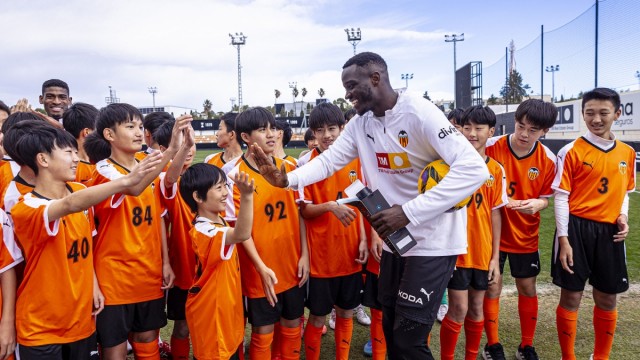 La VCF Academy Japan celebra su XV aniversario con una visita muy especial a Valencia