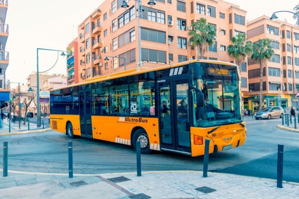 El nuevo Metrobús mejora la conexión de los municipios del corredor norte con València