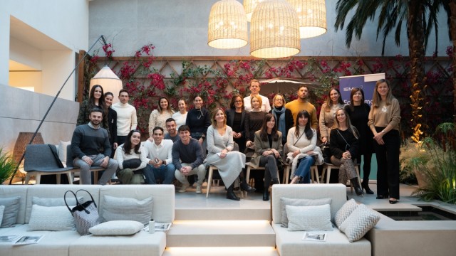 IEM Digital Business School acerca a sus alumnos estrategias de marketing reales con el caso de éxito de Porcelanosa
