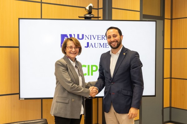 La UJI y Reciplasa renuevan el convenio trianual de la Cátedra de gestión de residuos urbanos