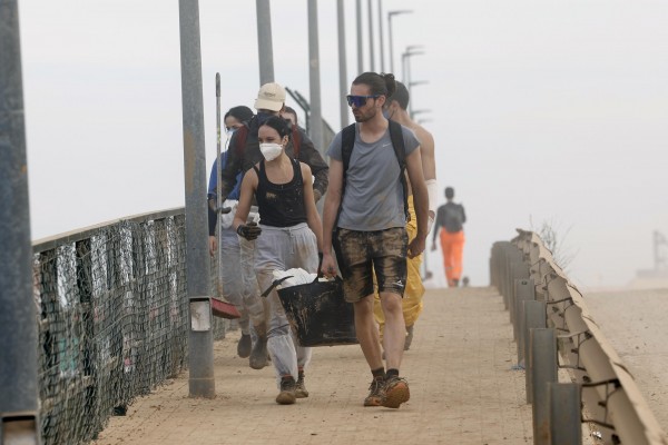 Voluntarios camino de Valencia: 